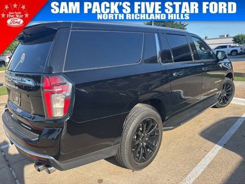 Used 2021 Chevrolet Suburban Premier w/ Premium Package AWD/4WD image 4