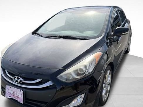 Used 2014 Hyundai Elantra GT w/ Option Group 03 FWD image 1