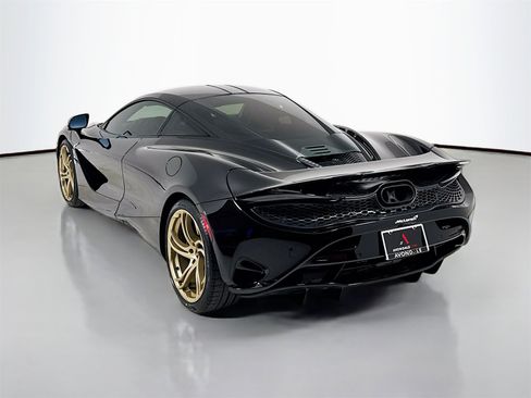 Used 2024 McLaren 750S image 5