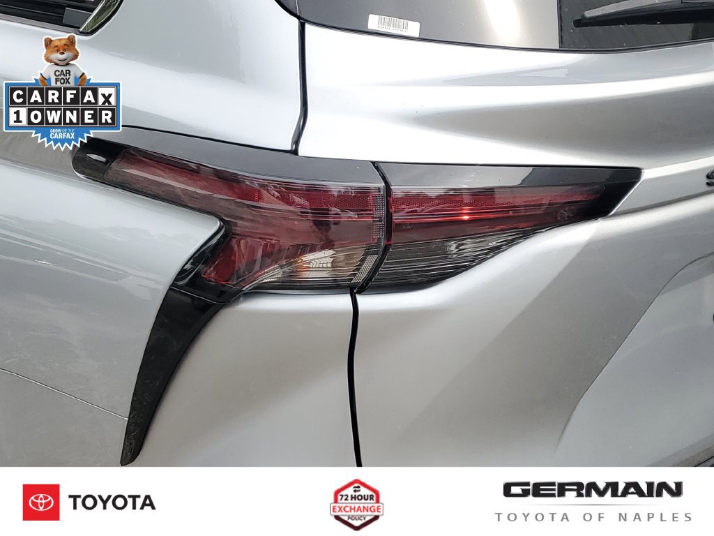 Used 2024 Toyota Sienna LE FWD image 16