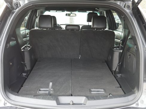 Certified 2017 Ford Explorer XLT w/ Equipment Group 202A image 21