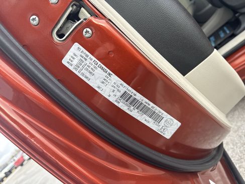 Used 2018 Chrysler Pacifica Touring-L Plus image 35