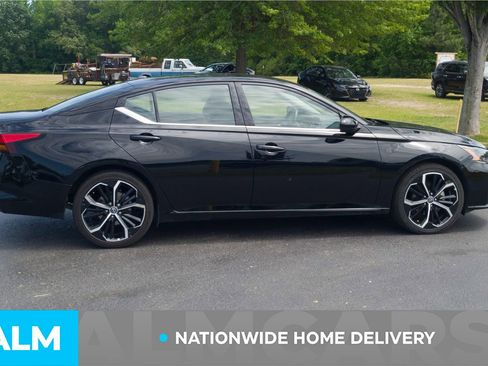 Used 2024 Nissan Altima 2.5 SR FWD image 5