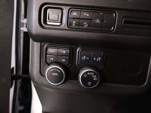 Used 2023 Chevrolet Tahoe Premier AWD/4WD image 8