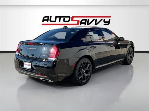 Used 2022 Chrysler 300 S w/ Comfort Group image 7