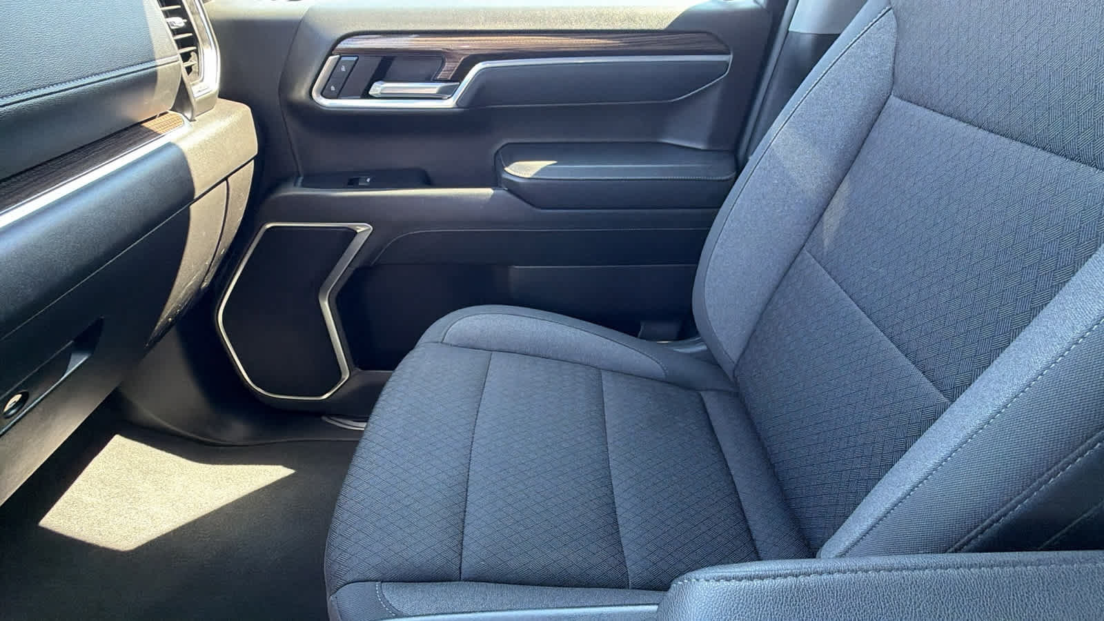 Certified 2025 Chevrolet Silverado 1500 LT RWD image 12