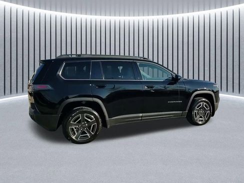 New 2026 Jeep Cherokee Laredo image 6
