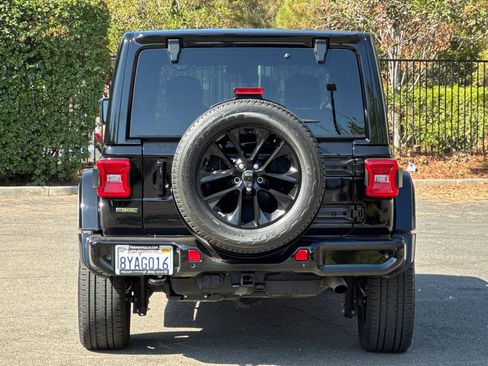 Used 2021 Jeep Wrangler Unlimited Sahara image 4