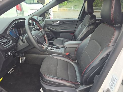 Used 2024 Ford Escape ST-Line Select AWD/4WD image 3