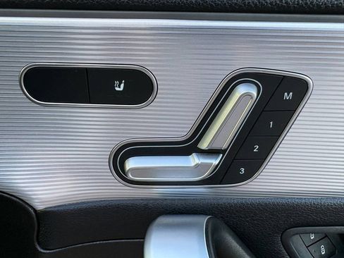 Used 2019 Mercedes-Benz A 220 4MATIC image 11