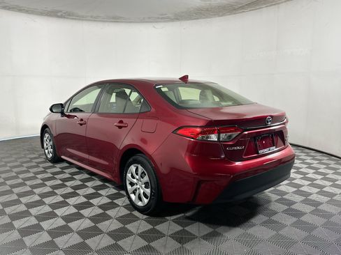 Used 2024 Toyota Corolla LE FWD image 5