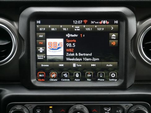 Used 2022 Jeep Gladiator Rubicon w/ LED Lighting Group image 16