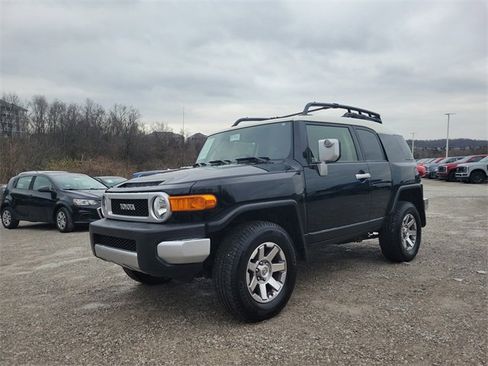 Used 2014 Toyota FJ Cruiser 4WD image 8