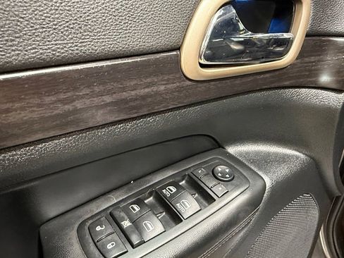 Used 2014 Jeep Grand Cherokee Altitude AWD/4WD image 22