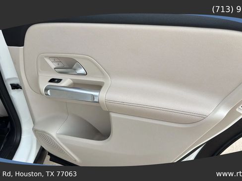 Used 2021 Mercedes-Benz GLB 250 image 37