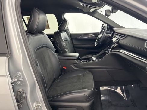 Used 2021 Jeep Grand Cherokee L Laredo image 22