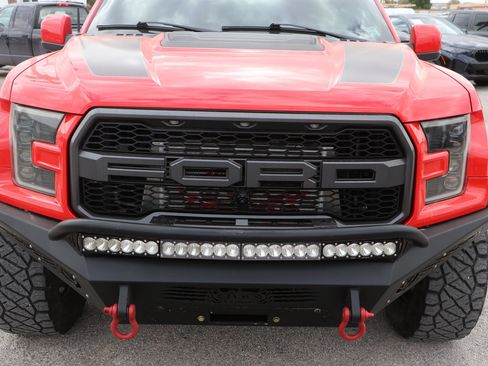 Used 2018 Ford F150 Raptor w/ Equipment Group 802A Luxury AWD/4WD image 2