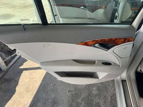 Used 2003 Mercedes-Benz E 320 Sedan image 22