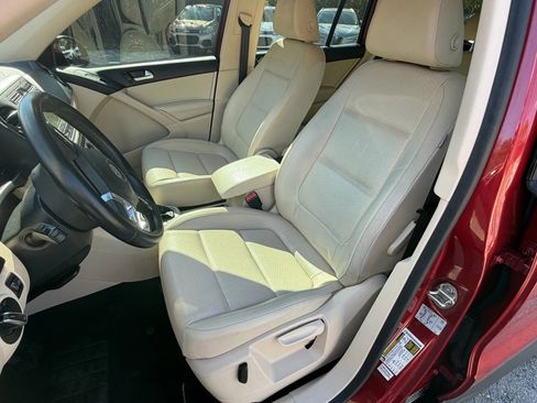 Used 2016 Volkswagen Tiguan S image 14