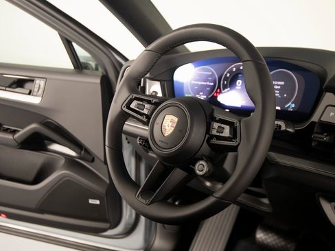 New 2026 Porsche Cayenne Coupe image 31