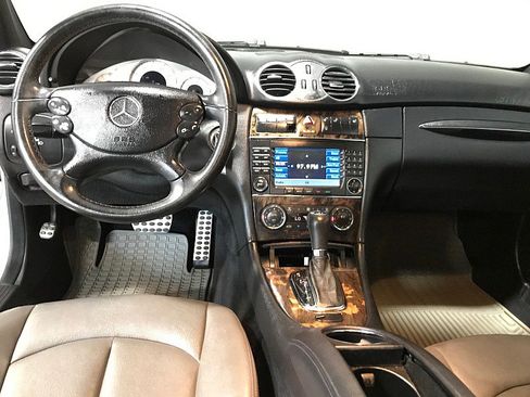 Used 2008 Mercedes-Benz CLK 350 Coupe image 17