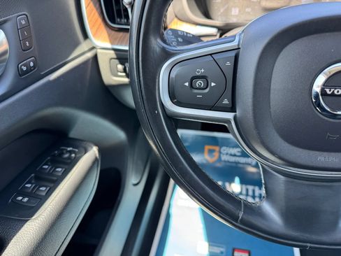 Used 2021 Volvo XC60 T5 Momentum w/ Premium Package FWD image 30