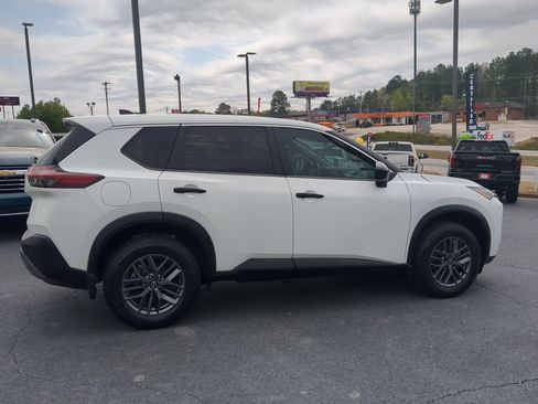 Used 2023 Nissan Rogue S image 4