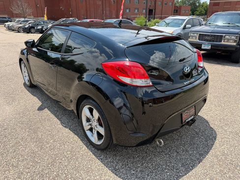 Used 2013 Hyundai Veloster FWD image 4
