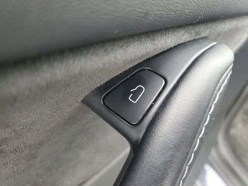 Used 2021 Tesla Model Y Long Range image 26