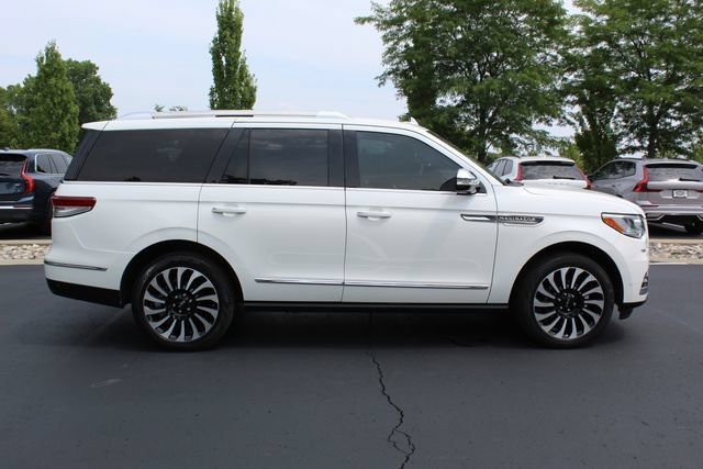 Certified 2023 Lincoln Navigator Black Label AWD/4WD image 2