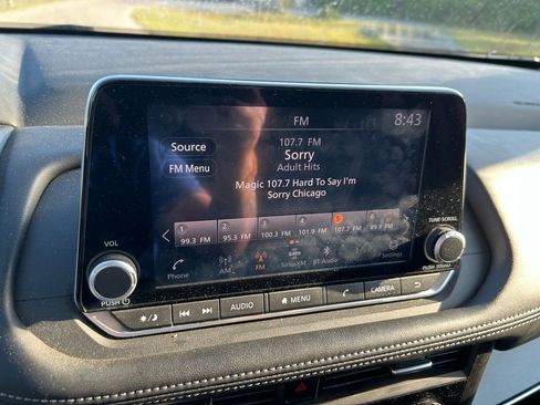 Used 2024 Nissan Rogue SV image 24