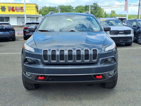 Used 2016 Jeep Cherokee Trailhawk w/ Leather Interior Group AWD/4WD image 9