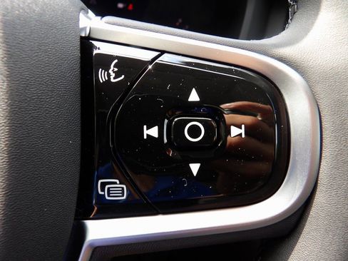 New 2026 Volvo XC60 B5 Plus w/ Protection Package Premier image 18