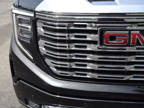 Used 2023 GMC Sierra 1500 Denali w/ Denali Reserve Package AWD/4WD image 26