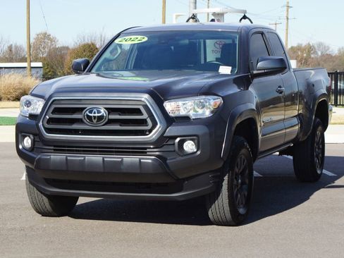 Used 2022 Toyota Tacoma SR5 w/ SR5 Appearance Package (SM) image 20