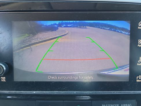 Used 2018 Mitsubishi Outlander SEL image 13