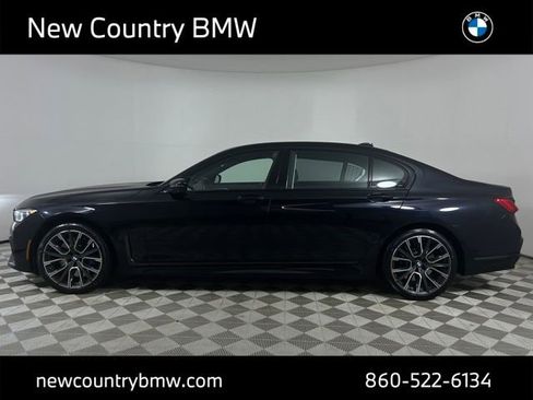 Used 2020 BMW 750i xDrive w/ Autobahn Package image 4