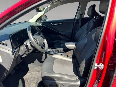 Used 2023 Kia Niro EX FWD image 10