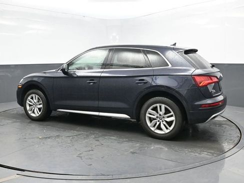 Used 2020 Audi Q5 2.0T Premium w/ Convenience Package image 4