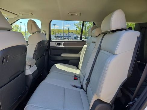 Used 2024 Hyundai Santa Fe SEL AWD/4WD image 18
