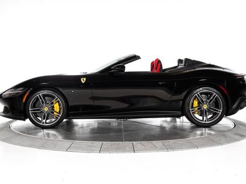 Used 2025 Ferrari Roma Spider RWD image 3