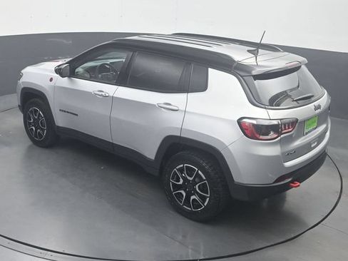 Used 2025 Jeep Compass Trailhawk AWD/4WD image 23