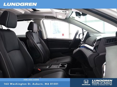 Used 2025 Honda Odyssey Touring image 18