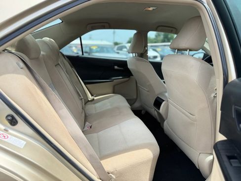 Used 2012 Toyota Camry LE FWD image 39
