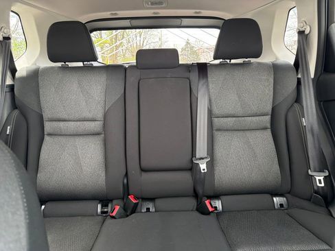 Used 2025 Nissan Rogue SV image 34