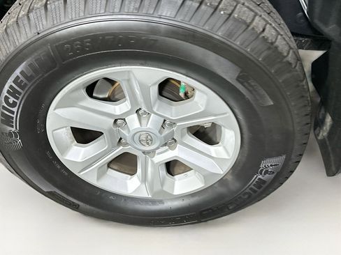 Used 2018 Toyota 4Runner SR5 image 11