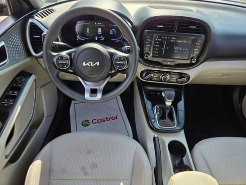 Used 2025 Kia Soul LX FWD image 14