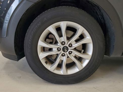 Used 2021 Kia Telluride LX FWD image 8