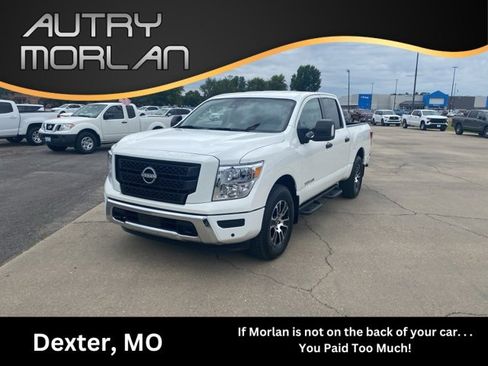 Used 2024 Nissan Titan SV w/ SV Convenience Package image 1