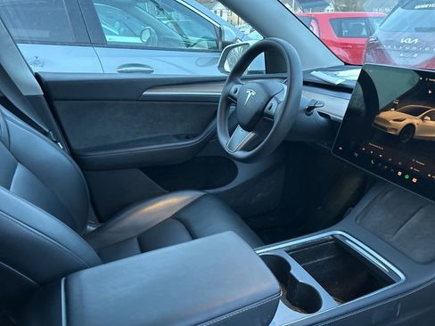 Used 2023 Tesla Model Y Long Range image 10